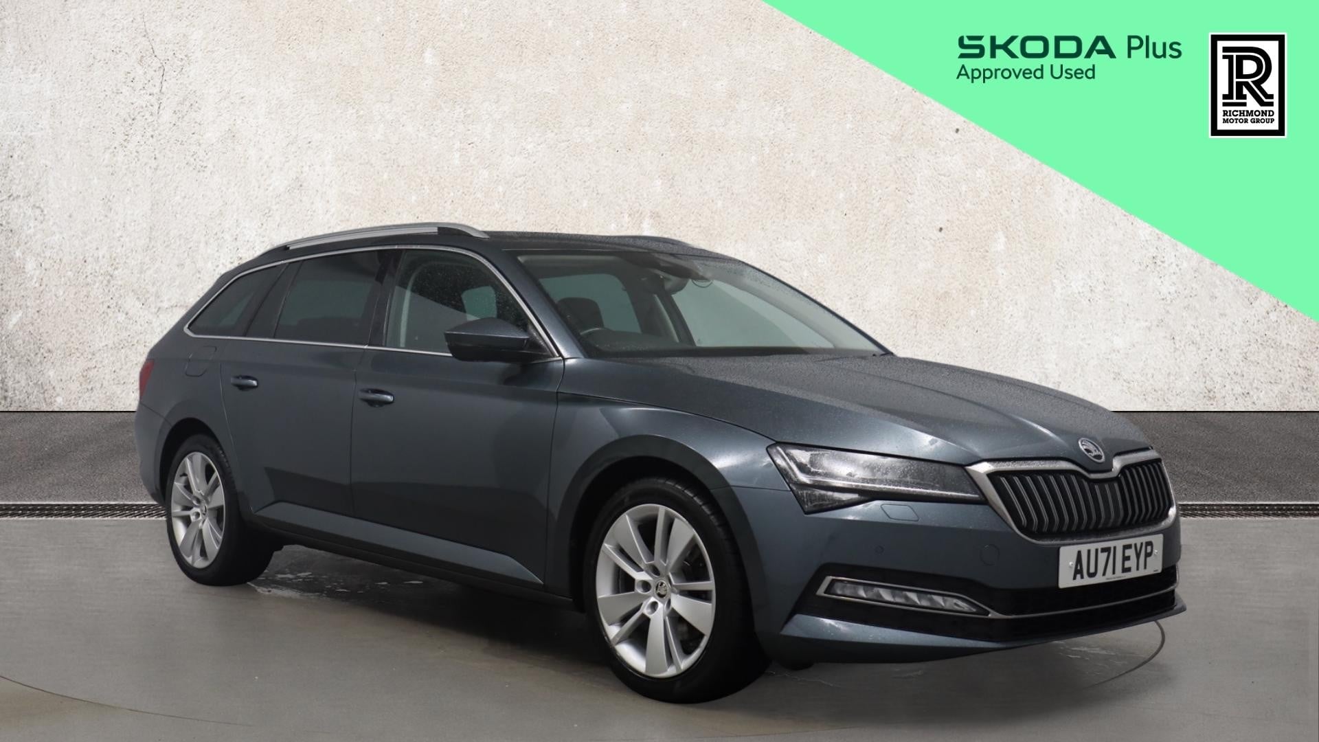 Main listing image - Skoda Superb