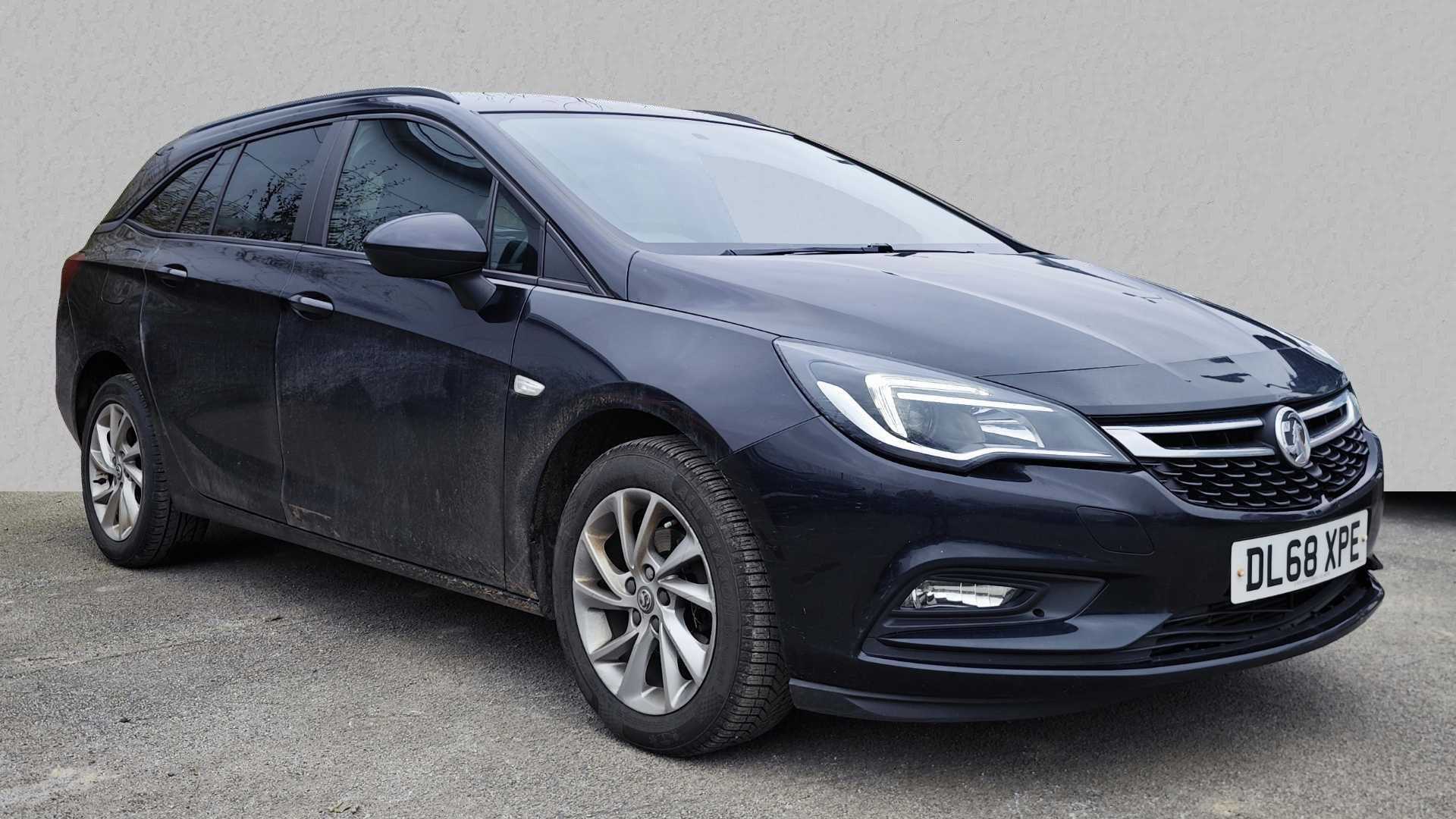 Main listing image - Vauxhall Astra Sports Tourer