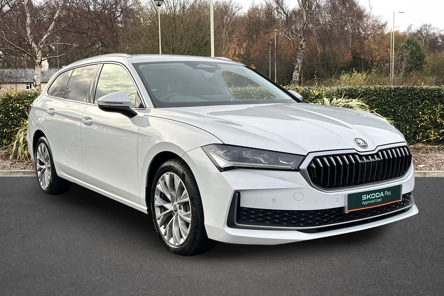 Main listing image - Skoda Superb Estate