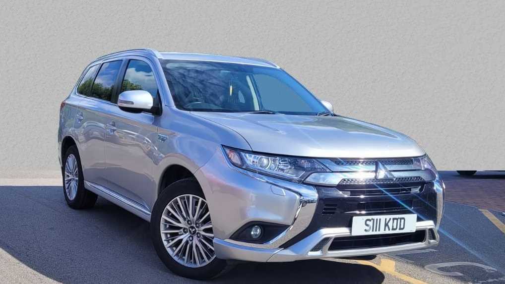 Main listing image - Mitsubishi Outlander
