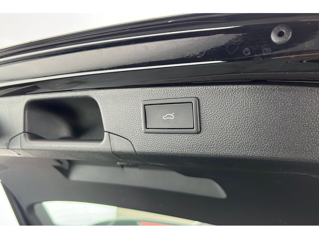 Main listing image - Volkswagen Passat