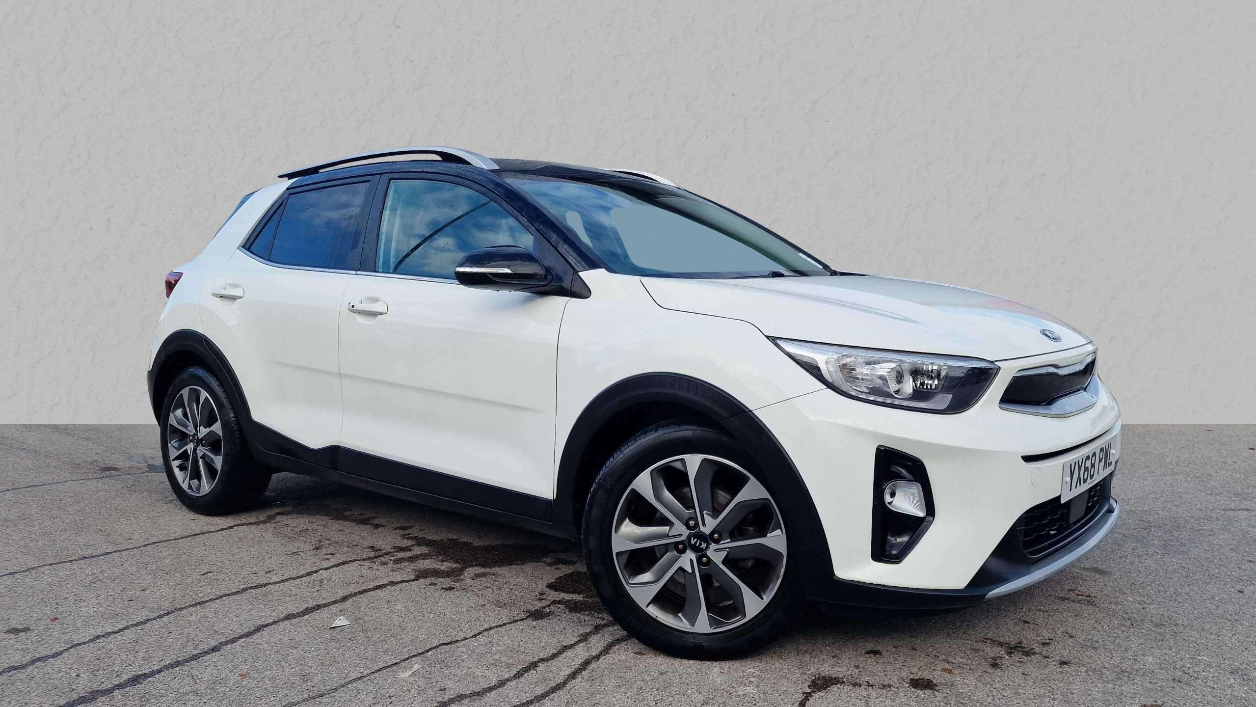 Main listing image - Kia Stonic