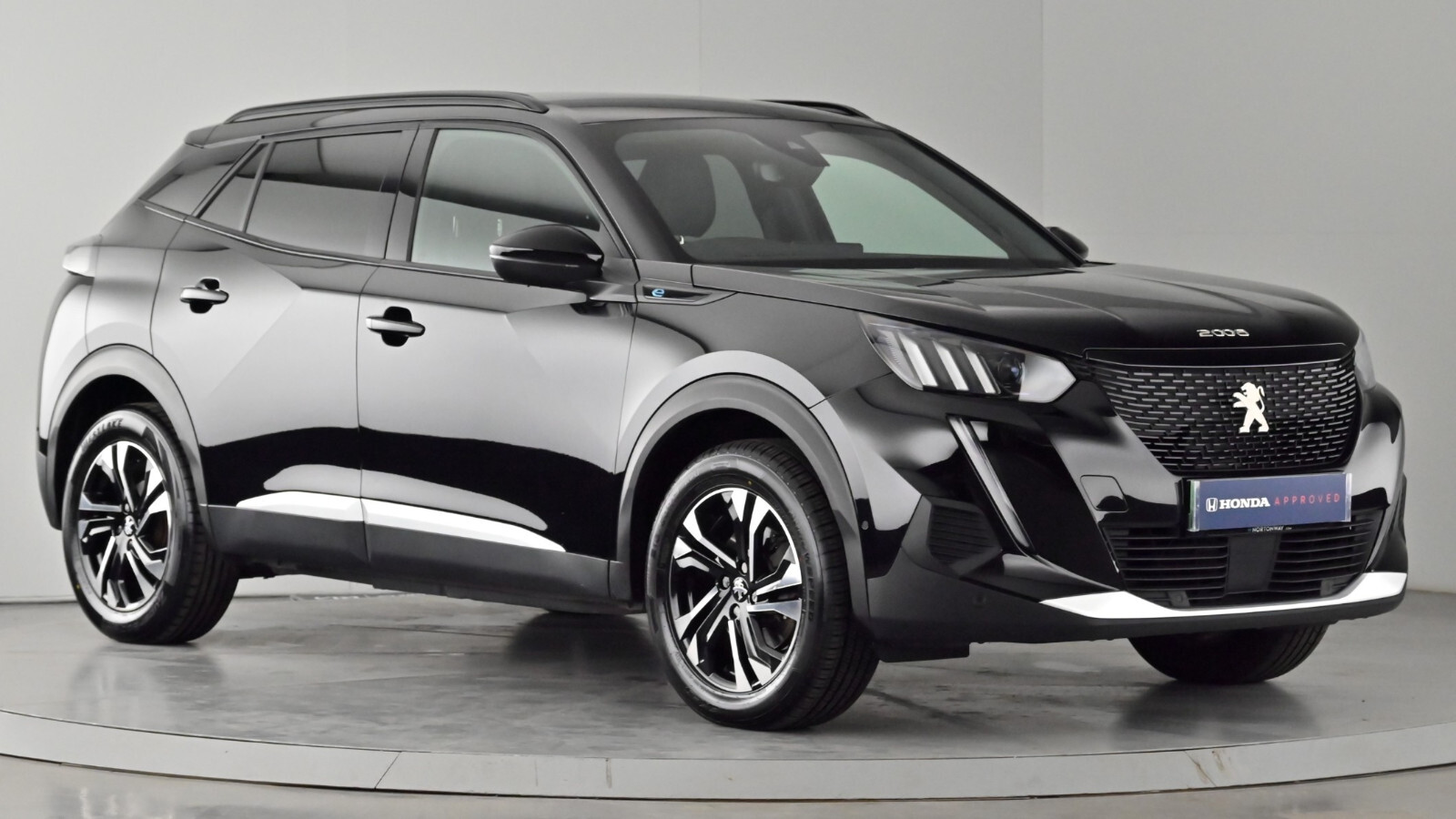 Main listing image - Peugeot e-2008