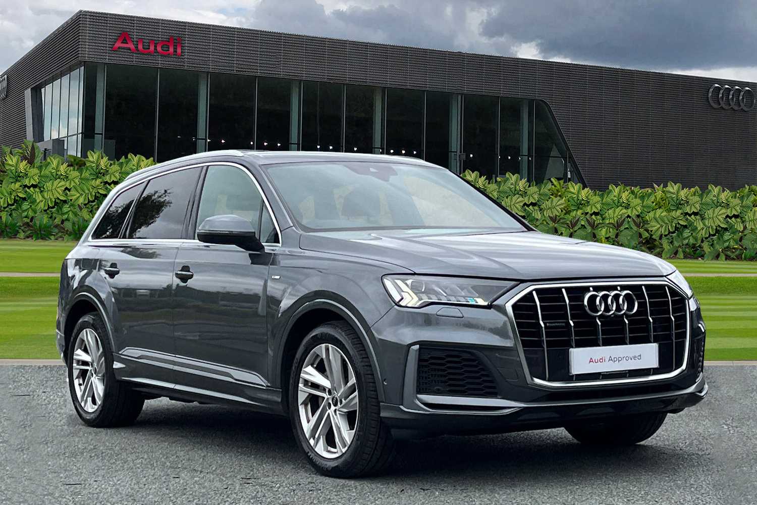 Main listing image - Audi Q7