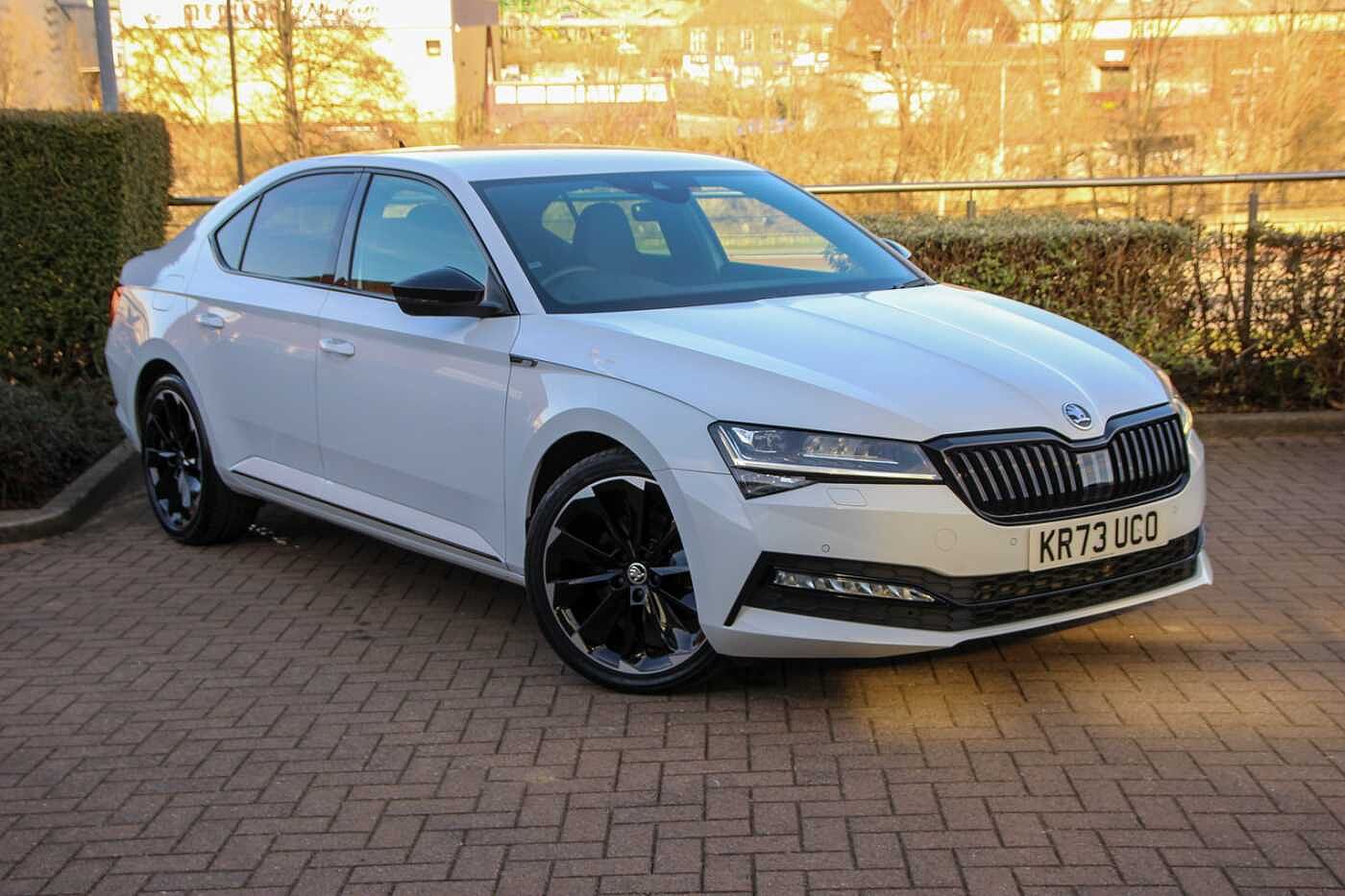 Main listing image - Skoda Superb