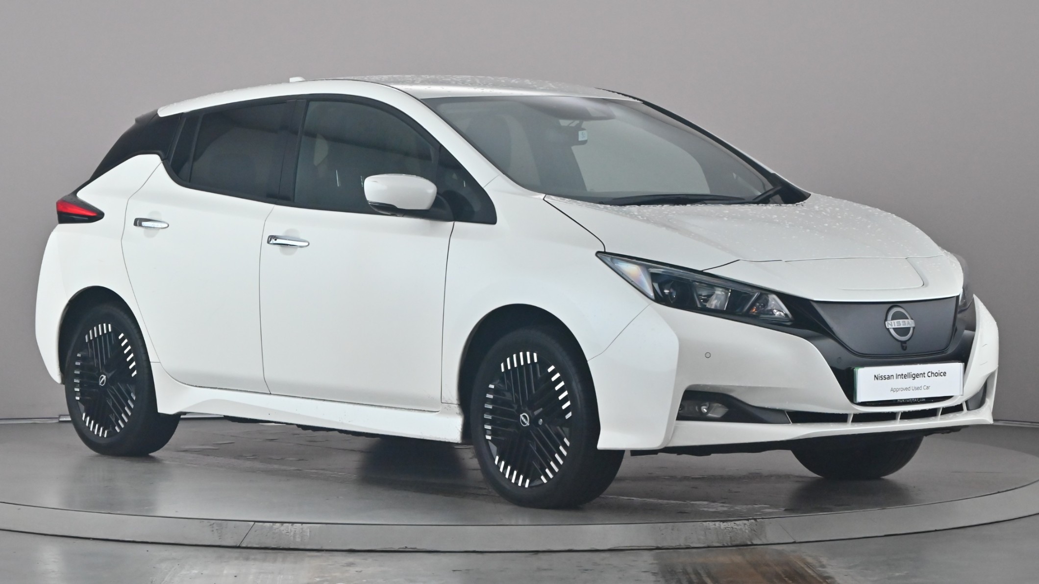 Main listing image - Nissan Leaf