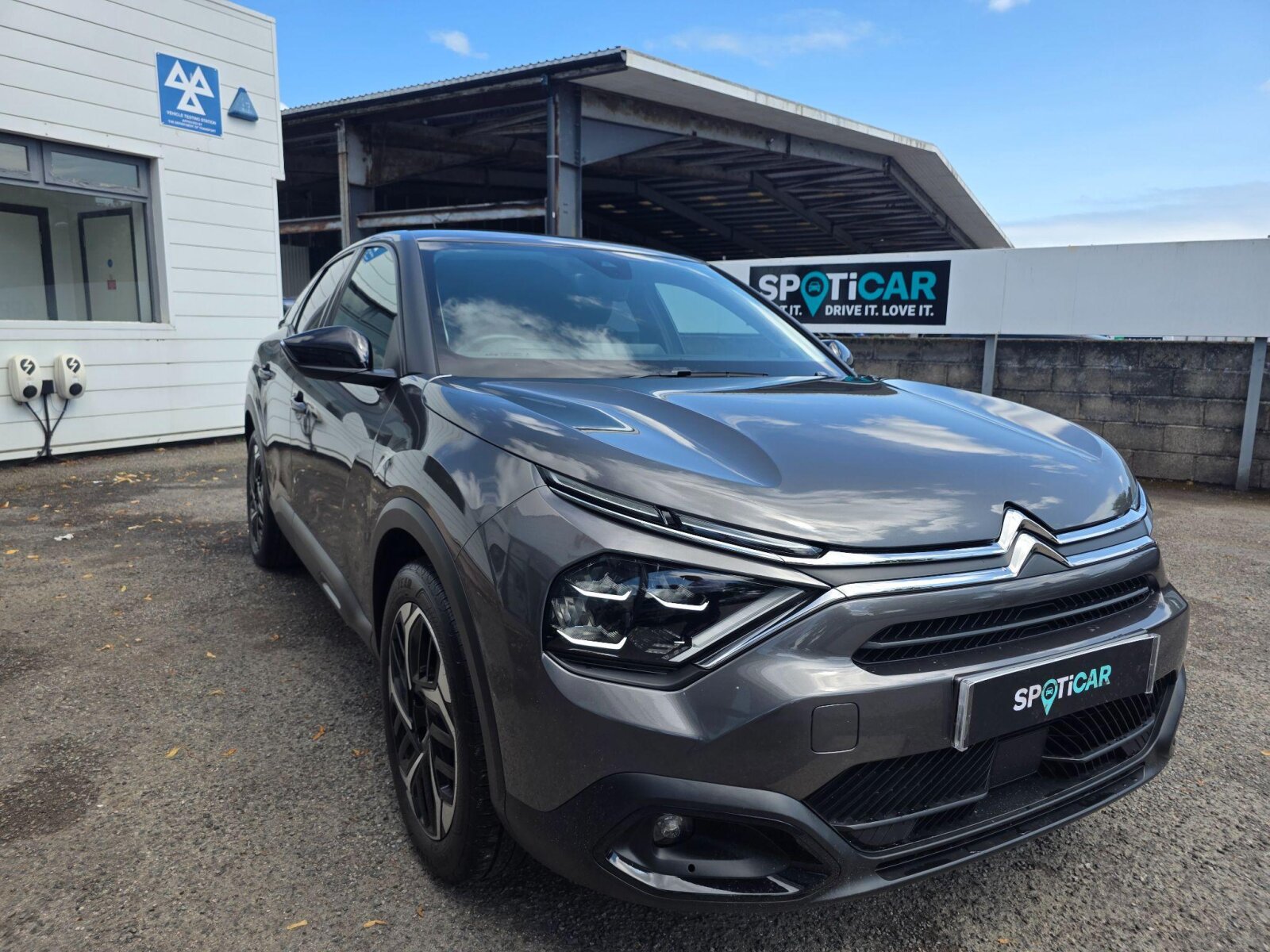 Main listing image - Citroen C4