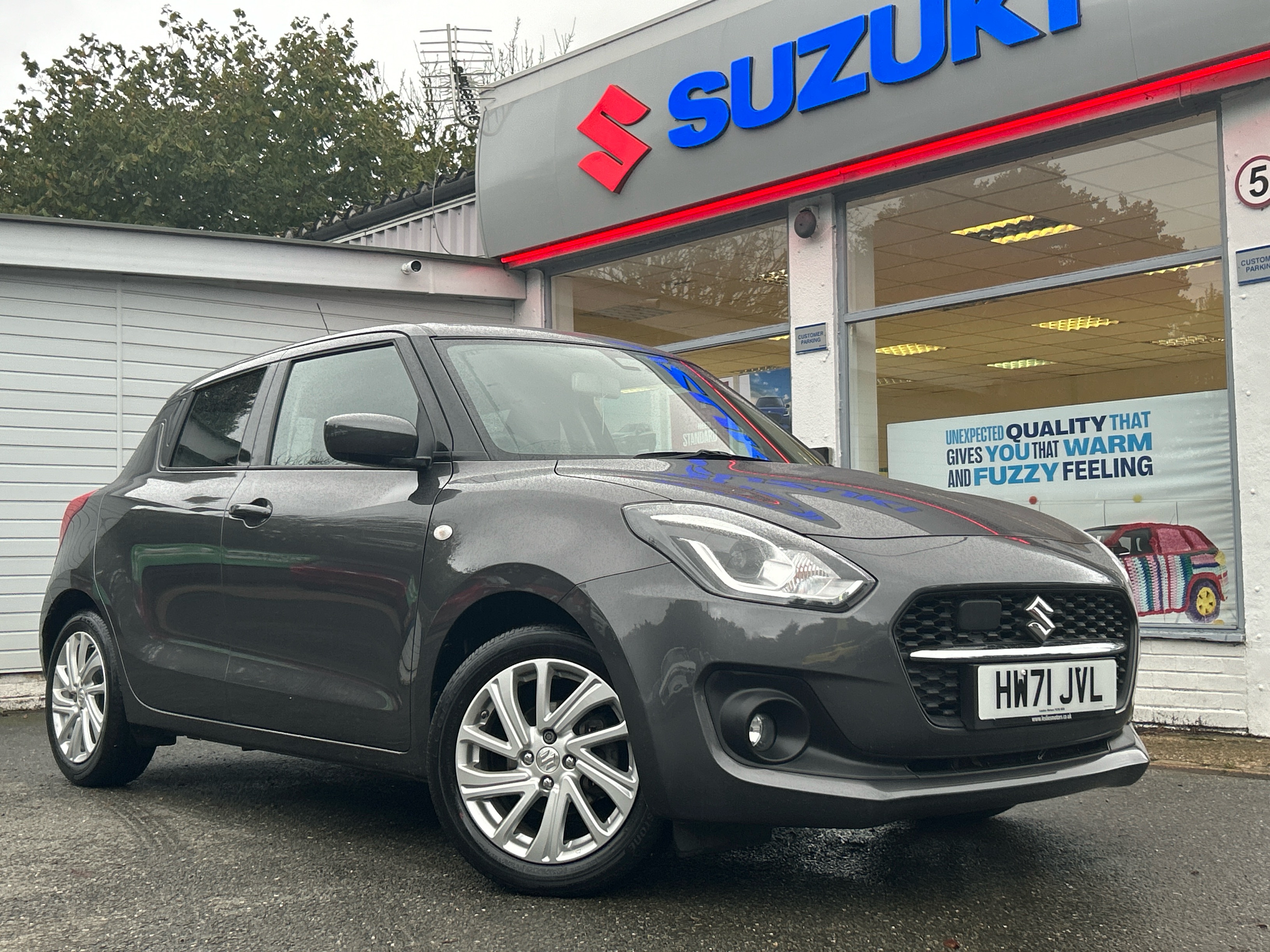 Main listing image - Suzuki Swift