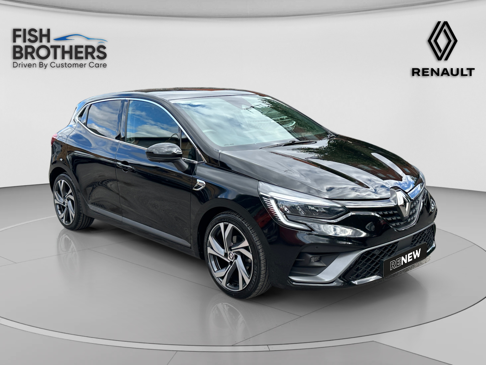 Main listing image - Renault Clio