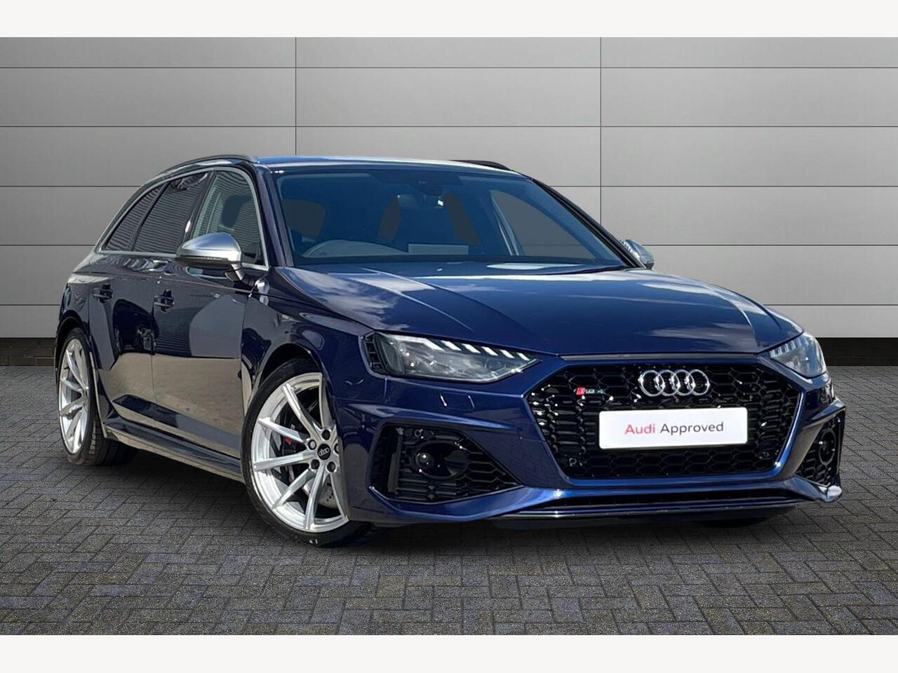 Main listing image - Audi RS4