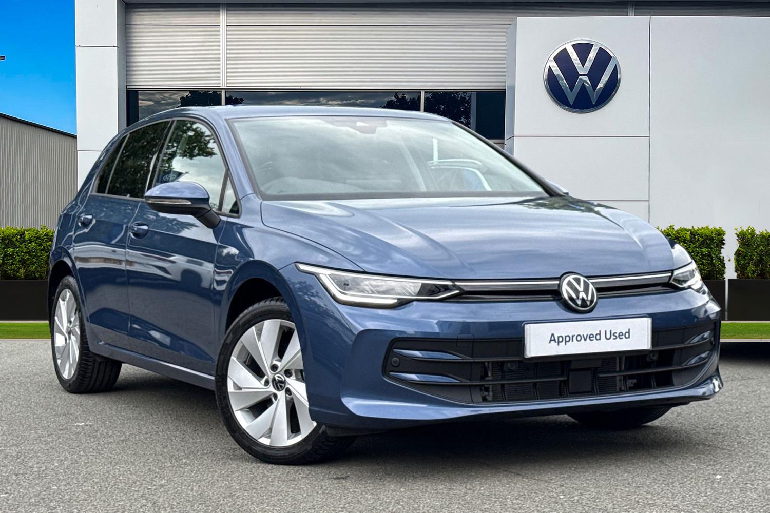 Main listing image - Volkswagen Golf