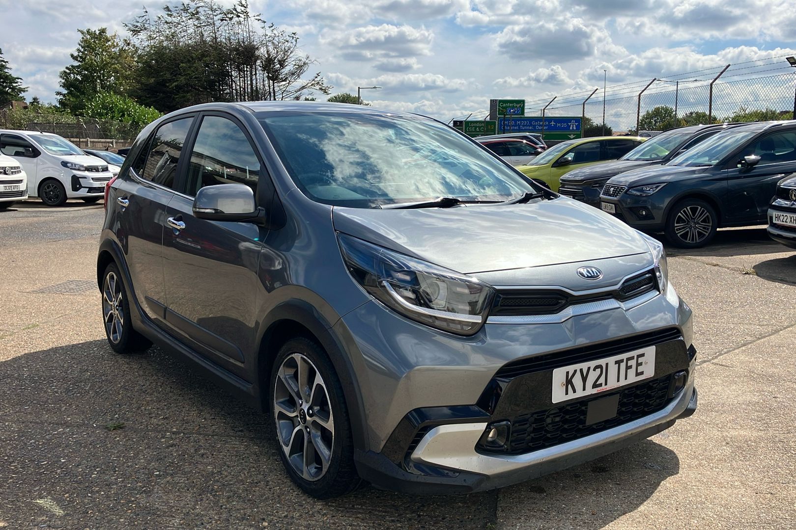 Main listing image - Kia Picanto