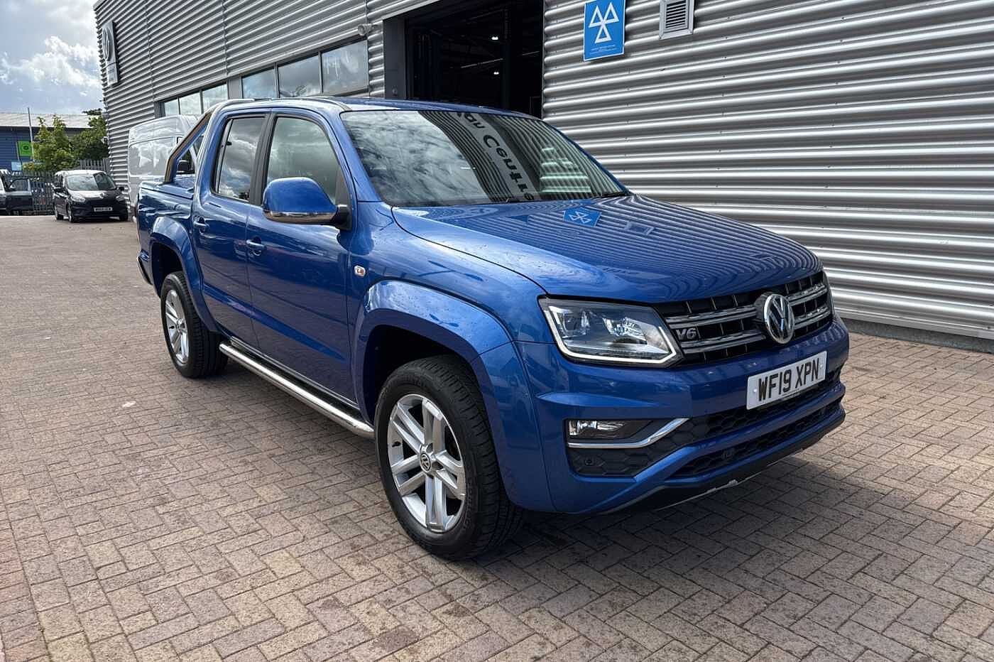 Main listing image - Volkswagen Amarok