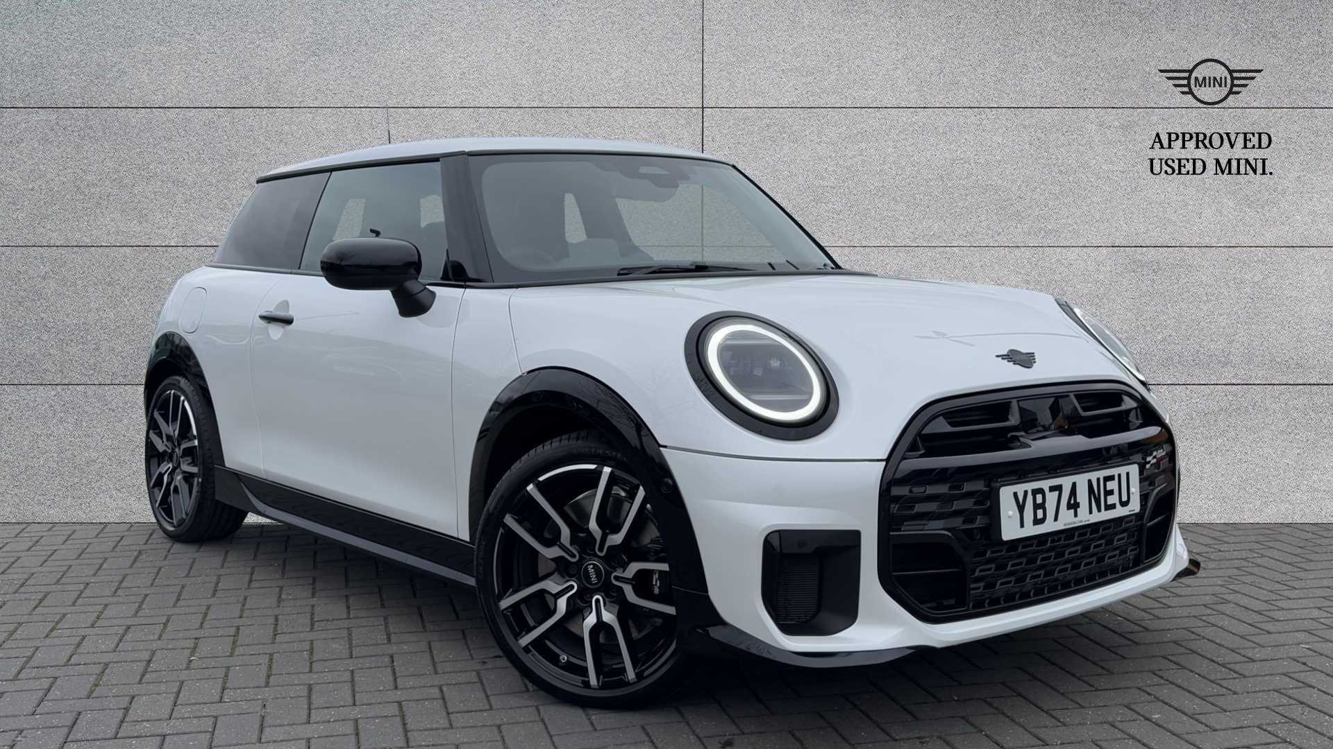 Main listing image - MINI Hatchback