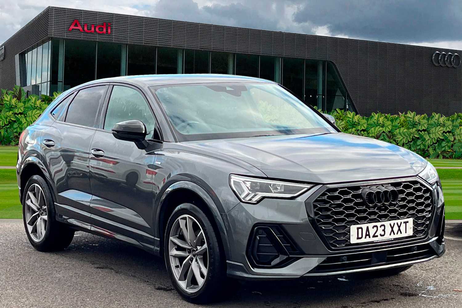 Main listing image - Audi Q3