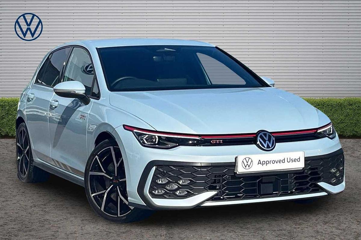 Main listing image - Volkswagen Golf