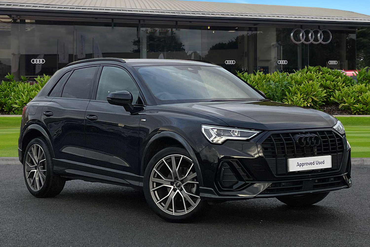 Main listing image - Audi Q3