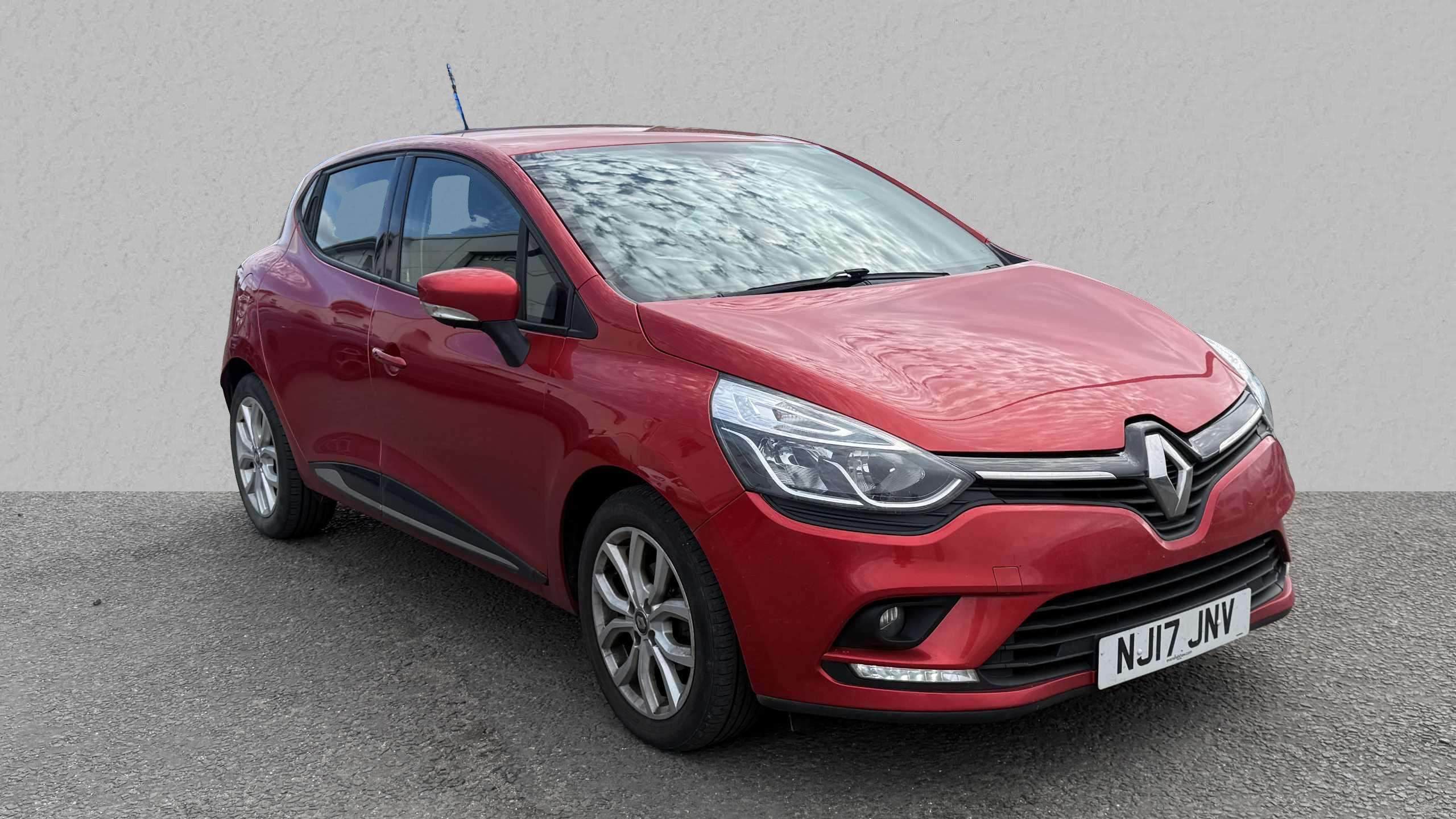 Main listing image - Renault Clio