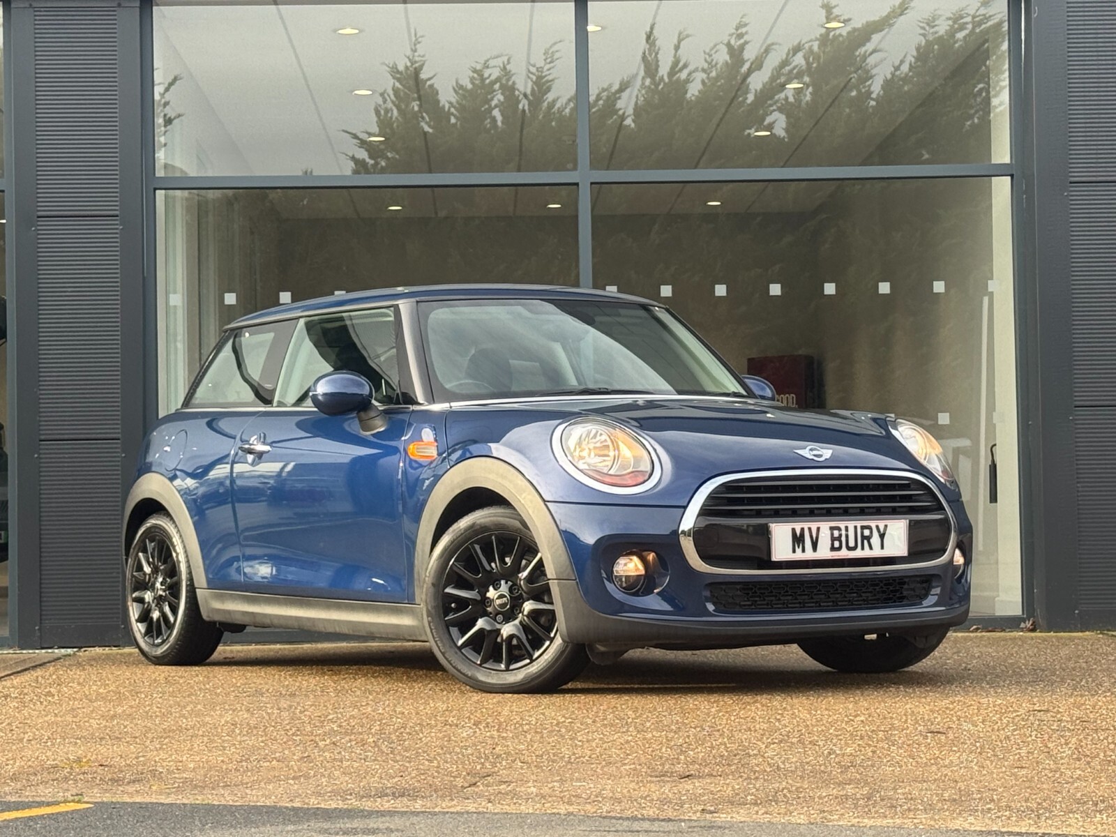 Main listing image - MINI Hatchback