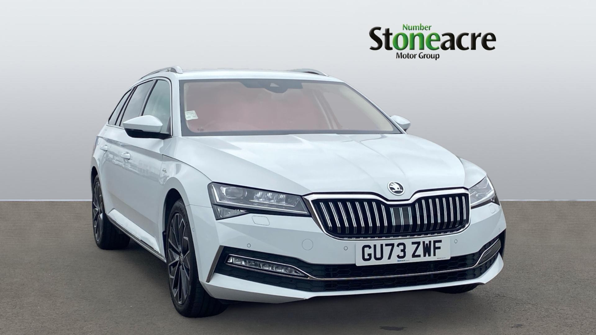 Main listing image - Skoda Superb Estate