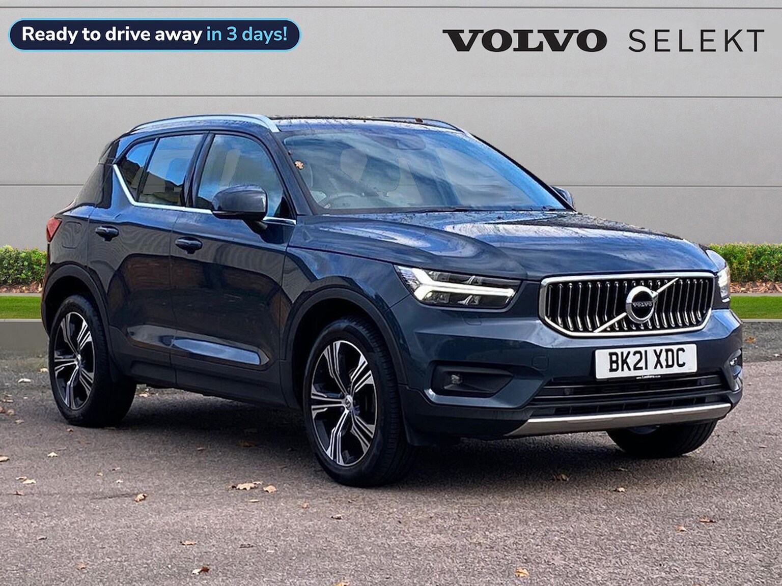 Main listing image - Volvo XC40