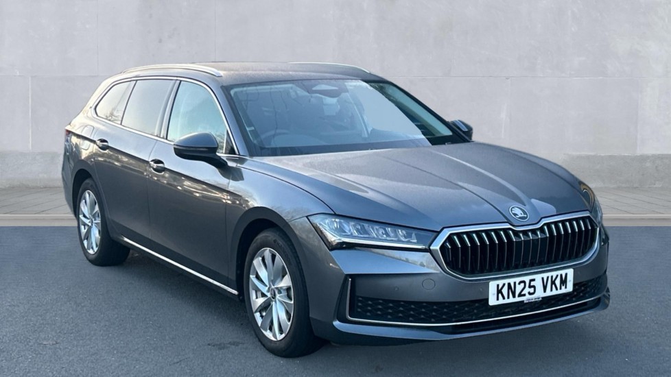 Main listing image - Skoda Superb Estate