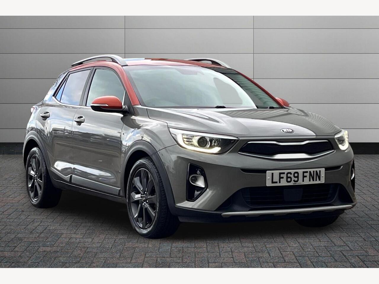 Main listing image - Kia Stonic