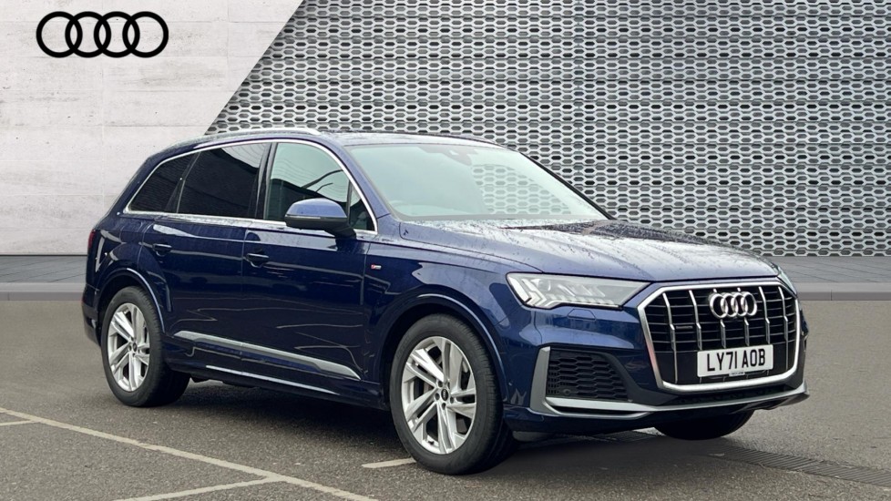 Main listing image - Audi Q7