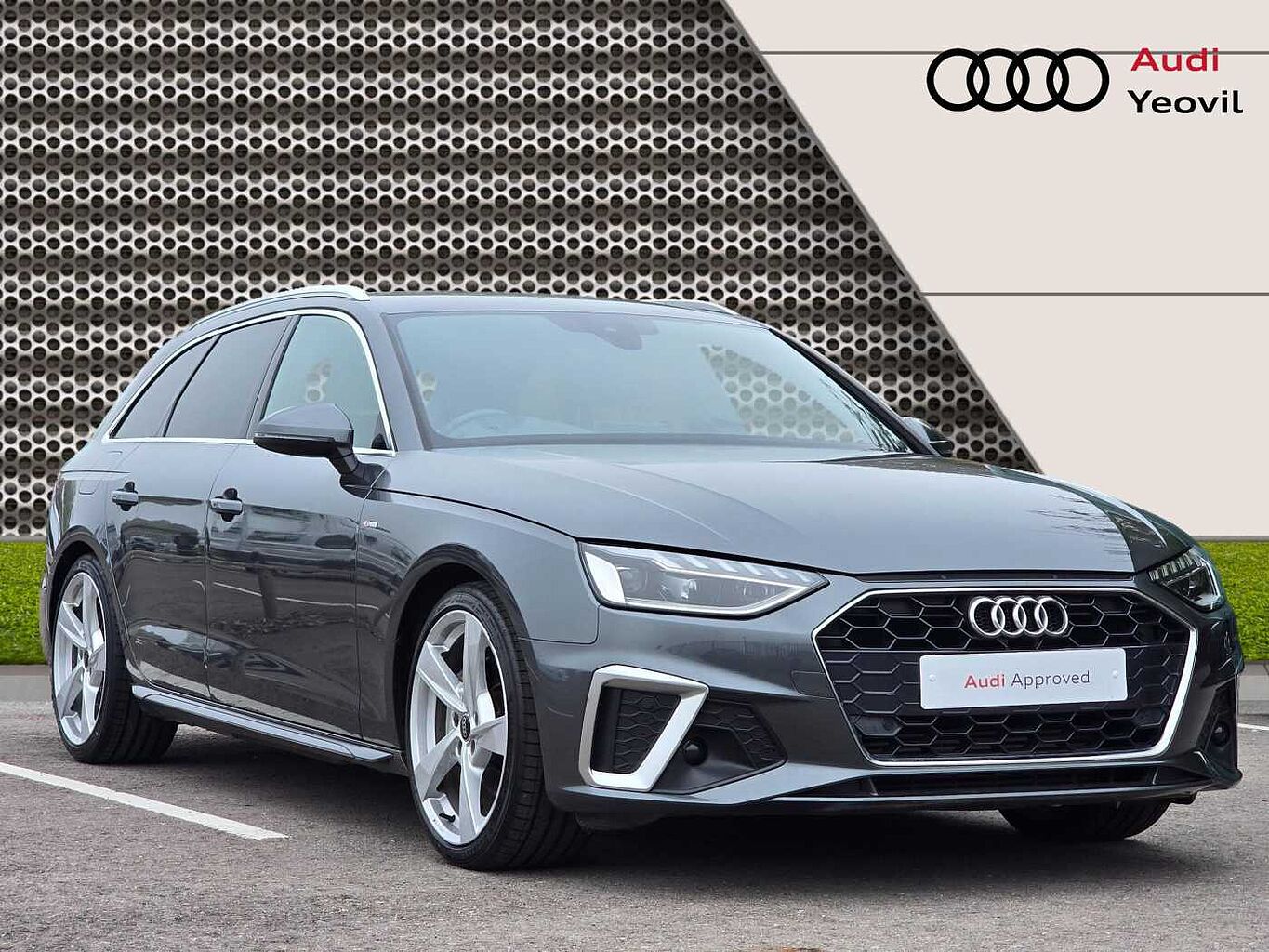 Main listing image - Audi A4