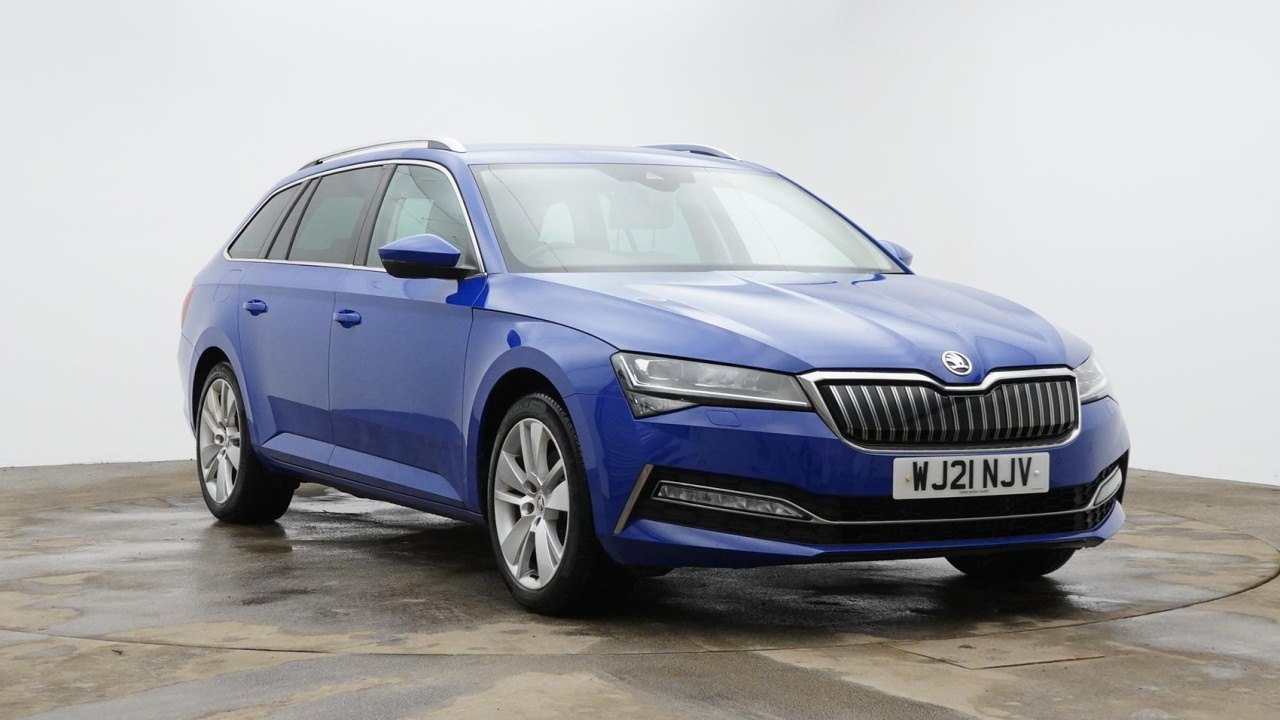 Main listing image - Skoda Superb Estate