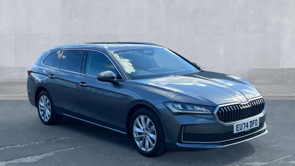 Main listing image - Skoda Superb Estate