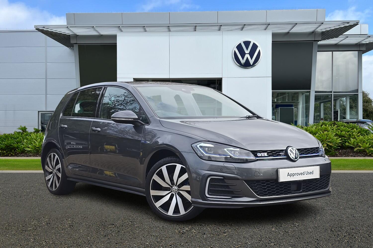 Main listing image - Volkswagen Golf GTE