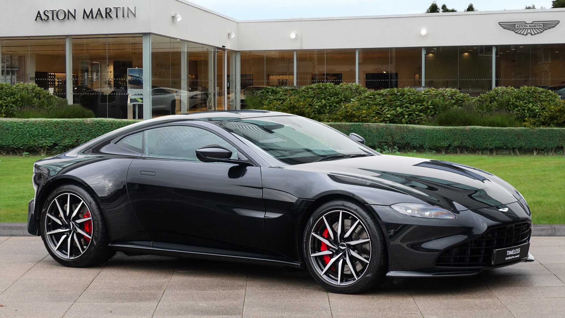 Main listing image - Aston Martin Vantage
