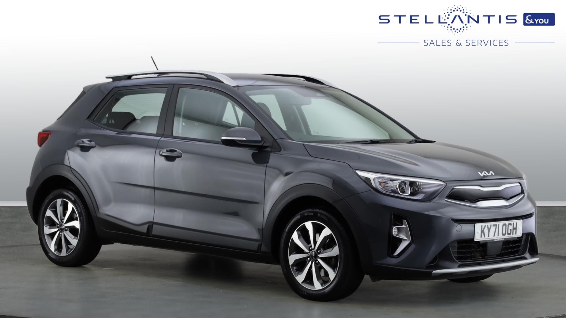 Main listing image - Kia Stonic