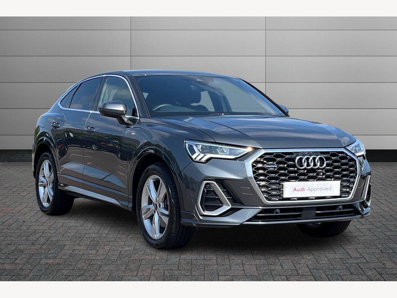 Main listing image - Audi Q3