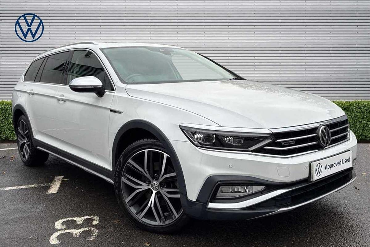 Main listing image - Volkswagen Passat Alltrack
