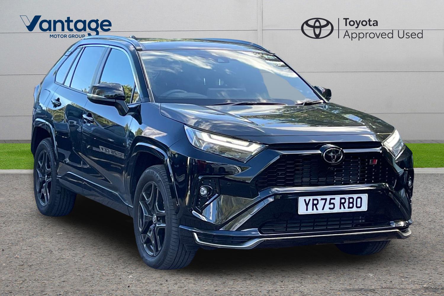 Main listing image - Toyota RAV4