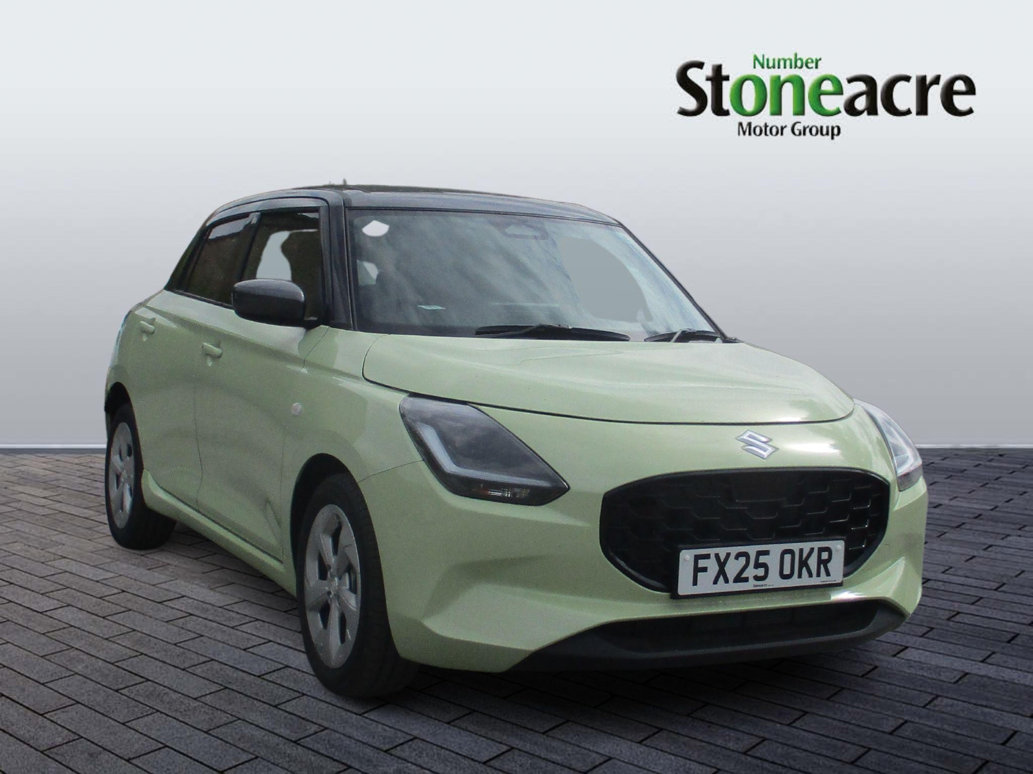 Main listing image - Suzuki Swift