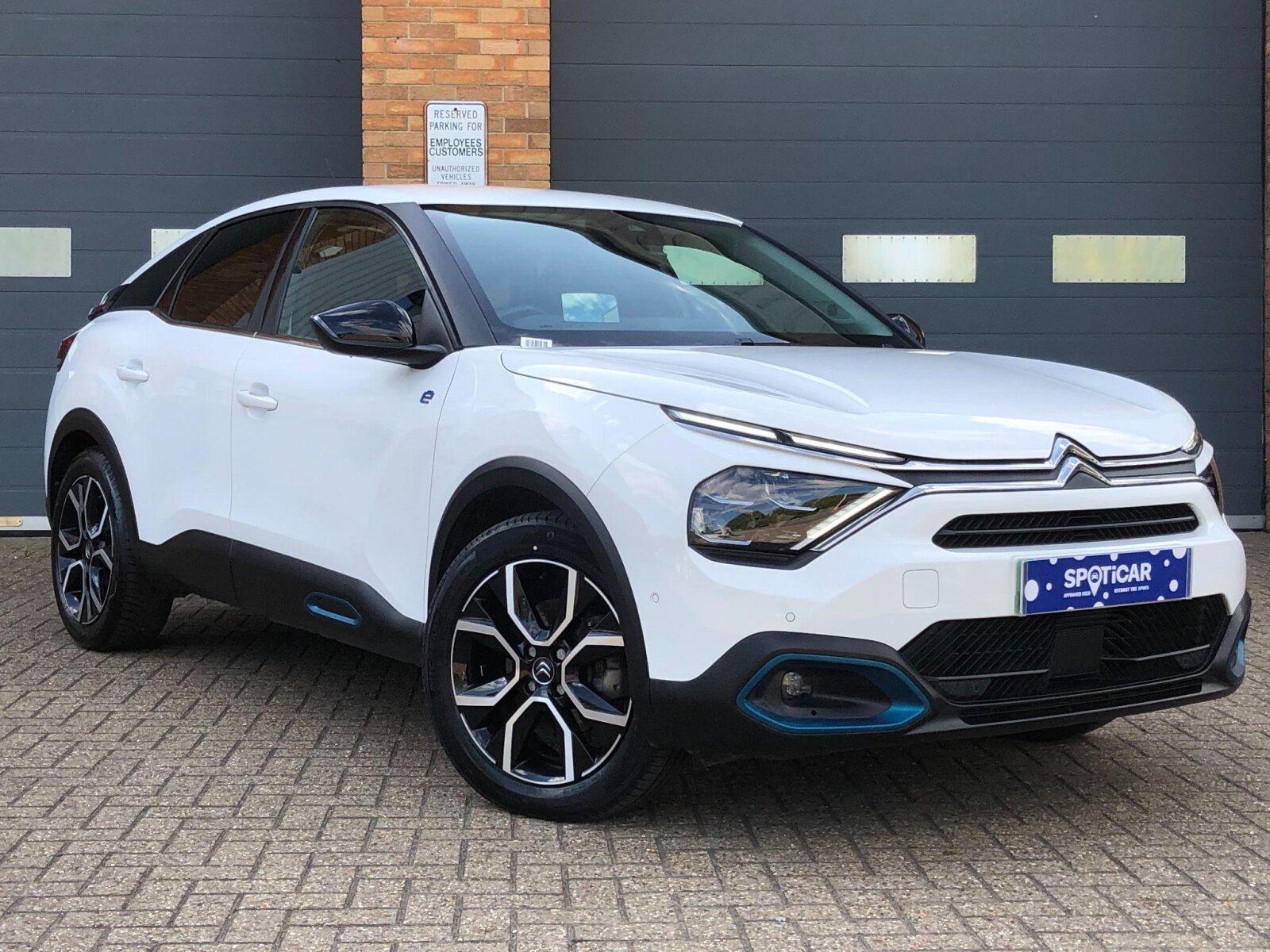 Main listing image - Citroen C4
