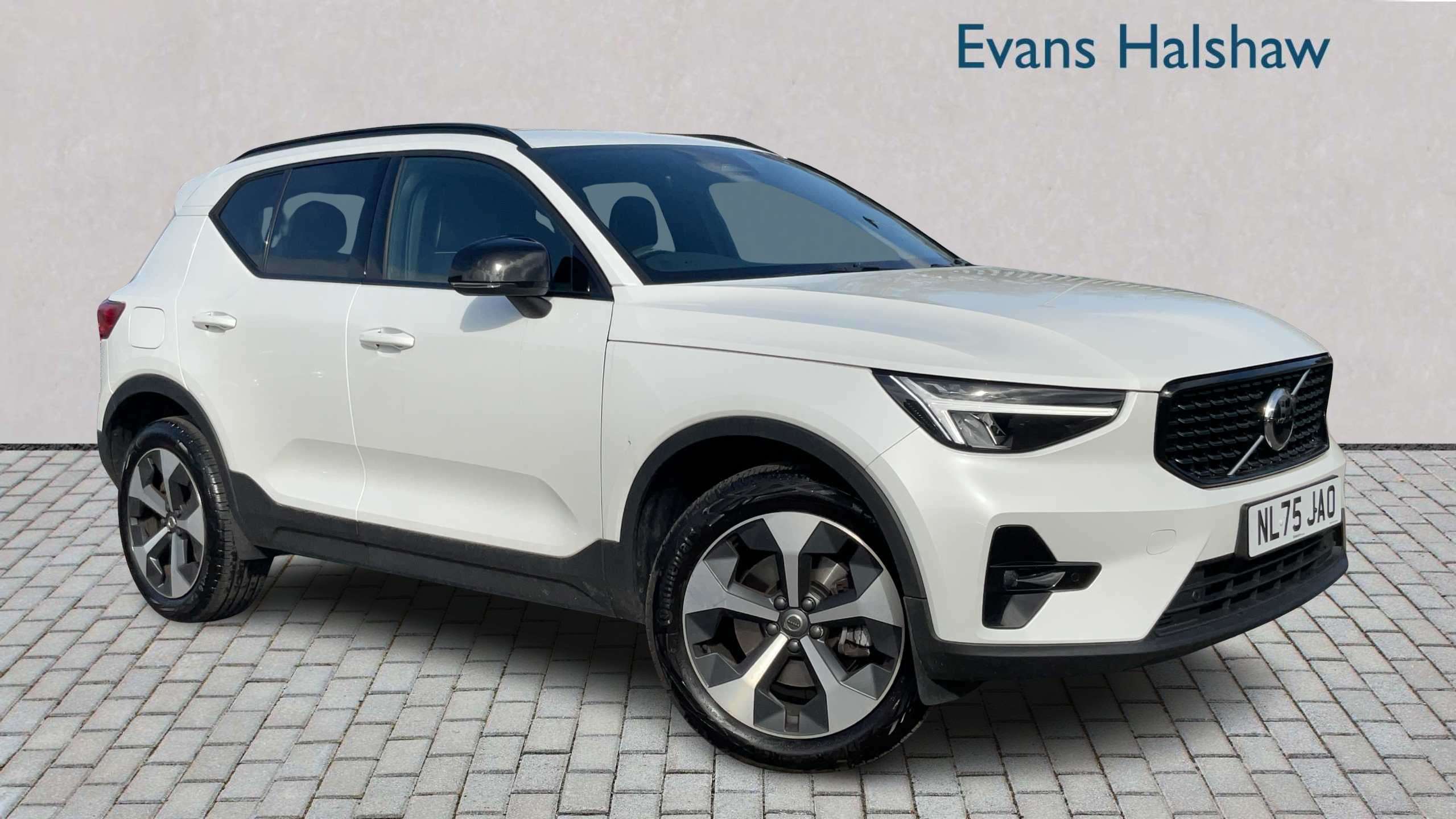 Main listing image - Volvo XC40