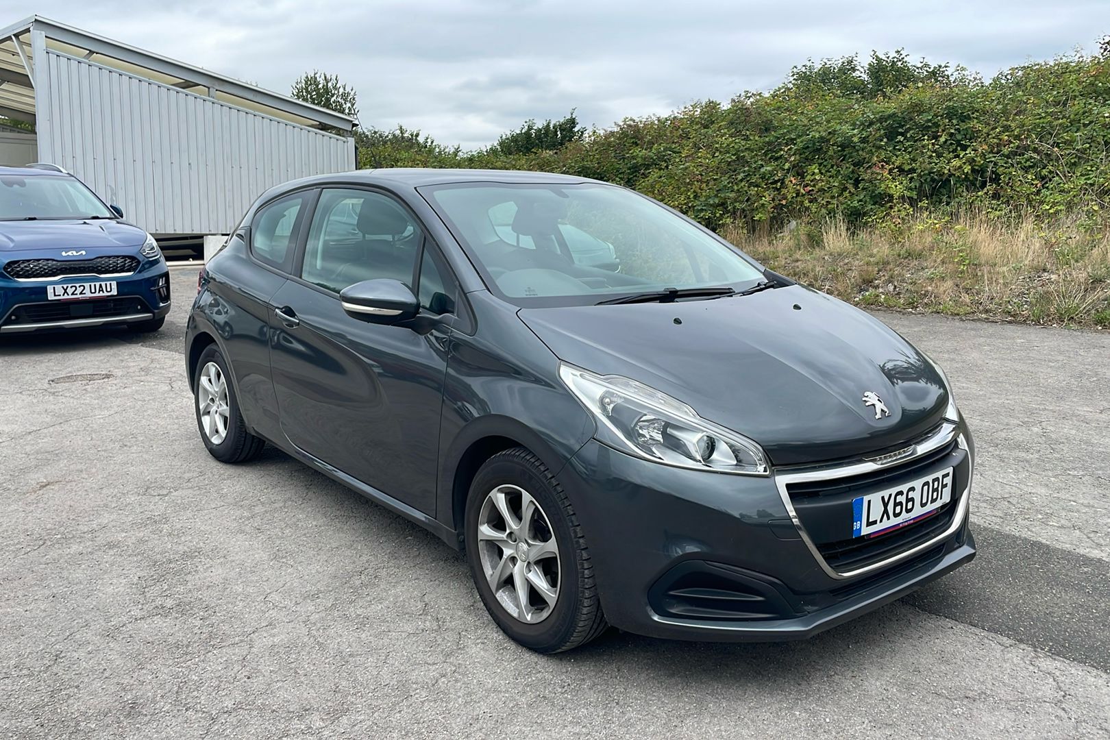 Main listing image - Peugeot 208