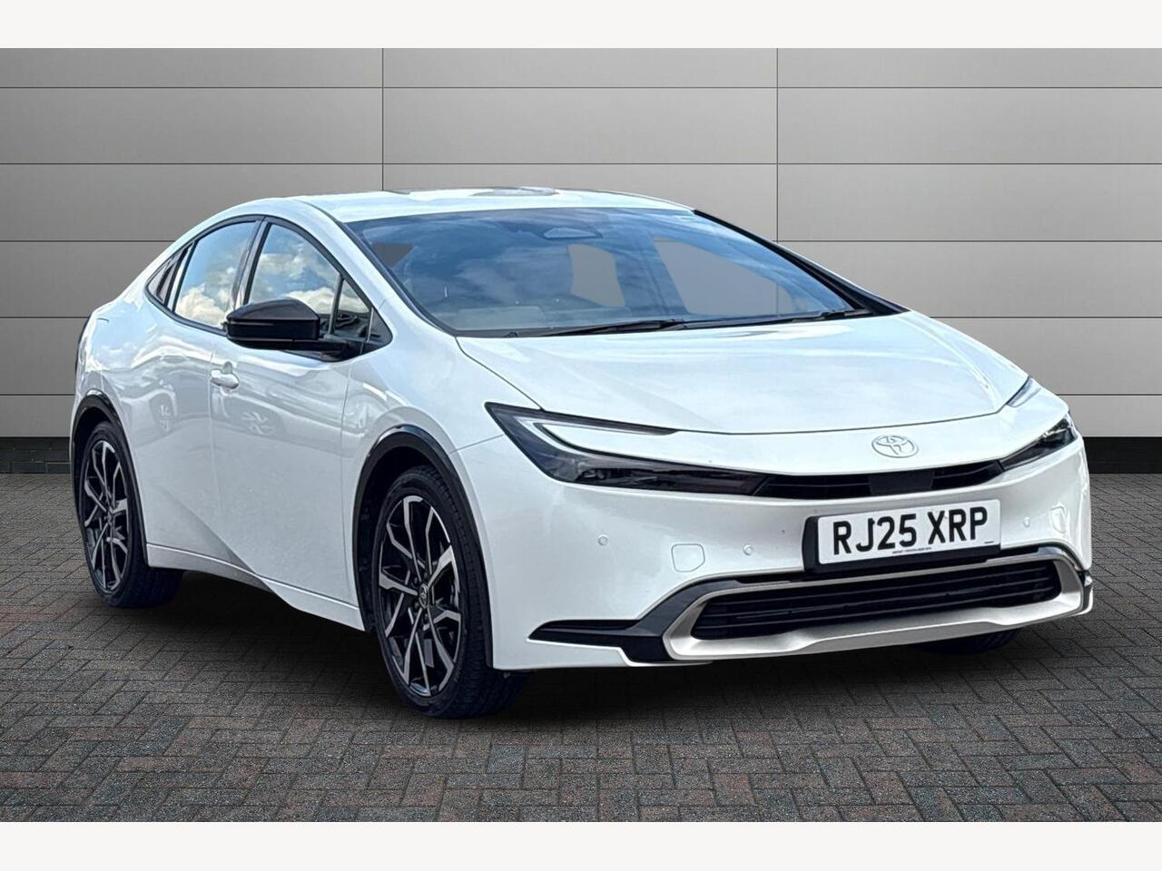 Main listing image - Toyota Prius Plug-In
