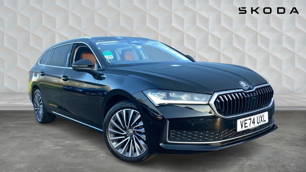 Main listing image - Skoda Superb Estate