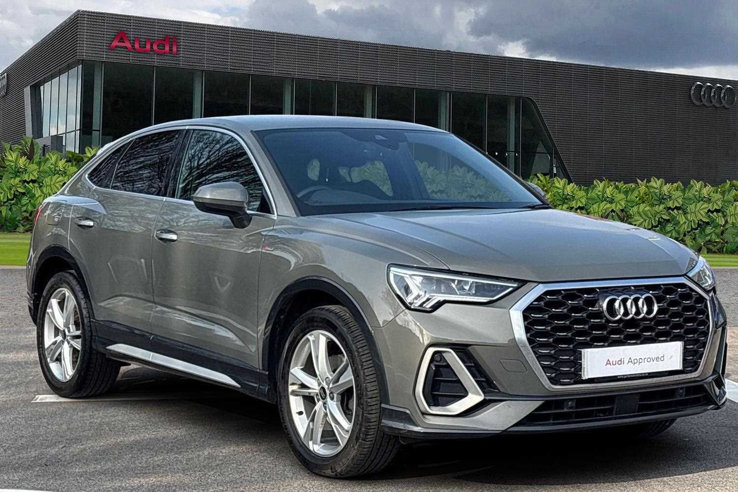 Main listing image - Audi Q3