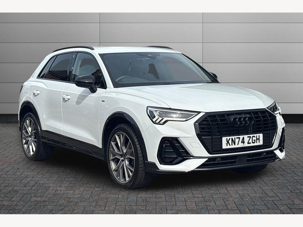 Main listing image - Audi Q3
