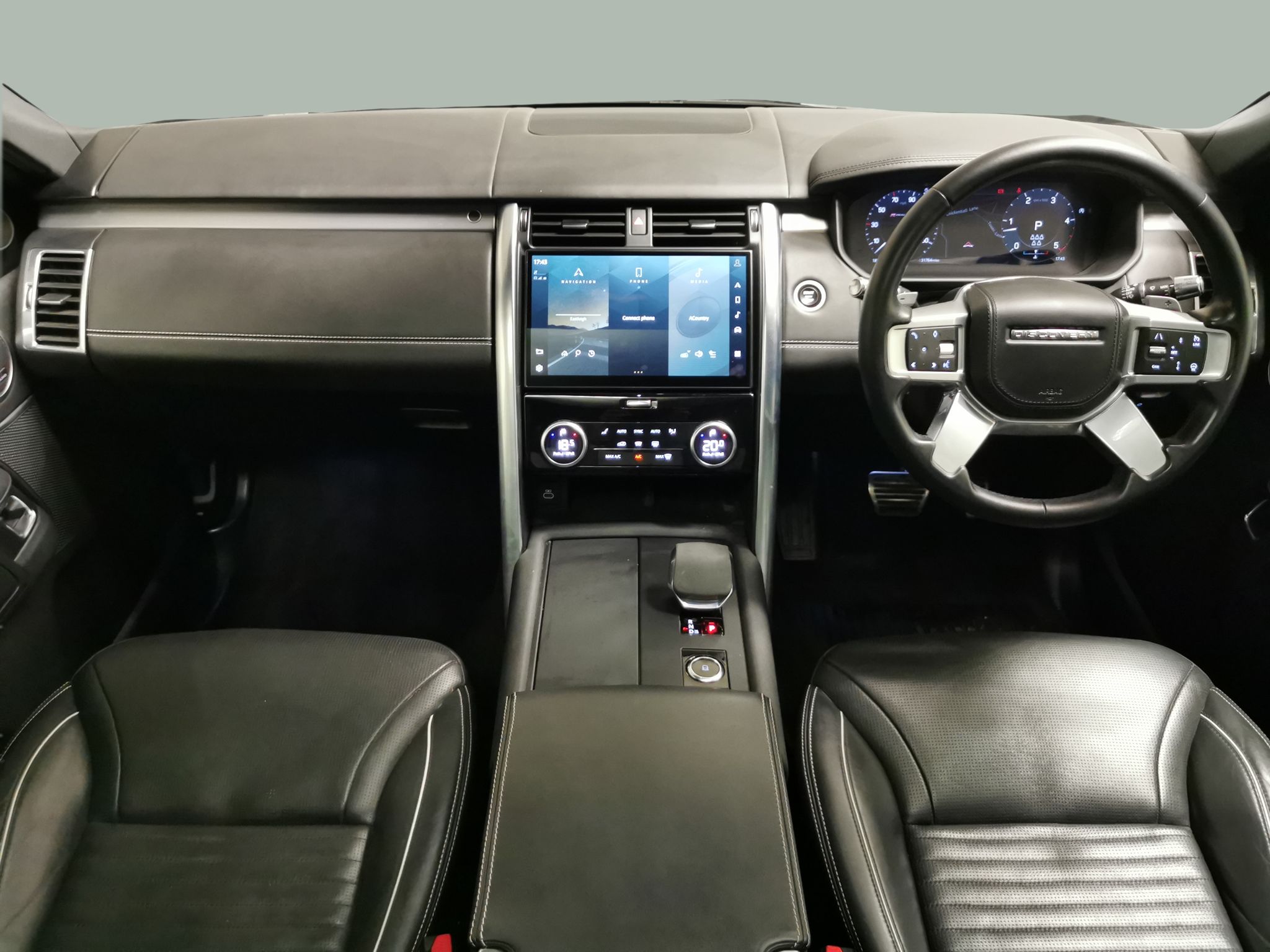 Main listing image - Land Rover Discovery