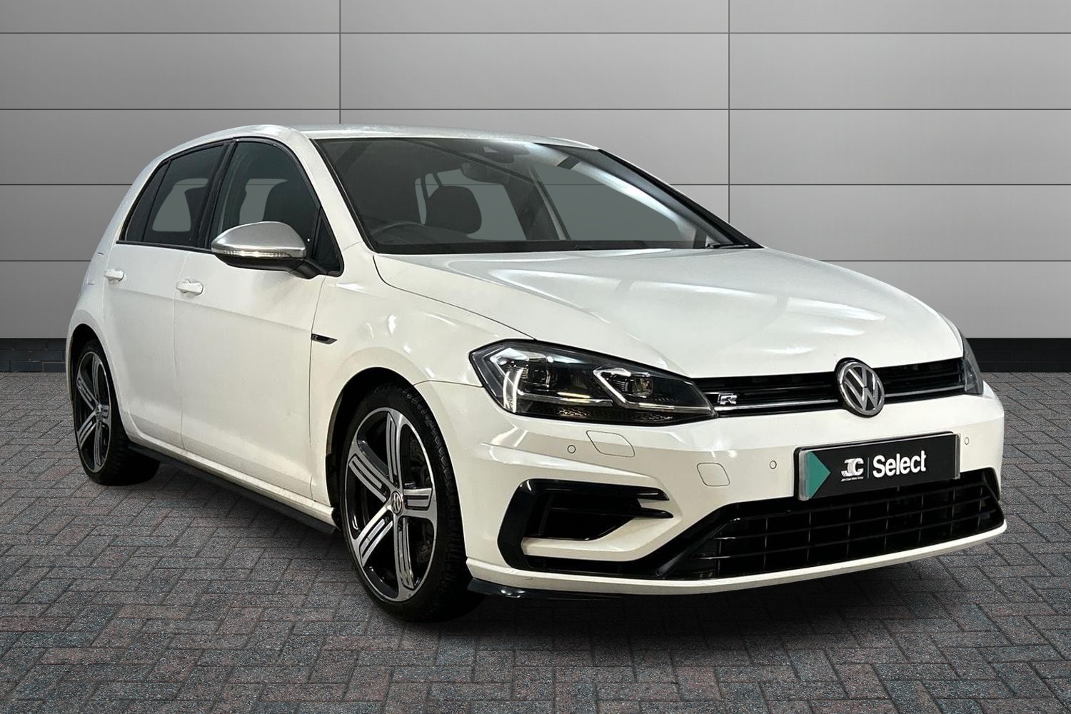Main listing image - Volkswagen Golf R