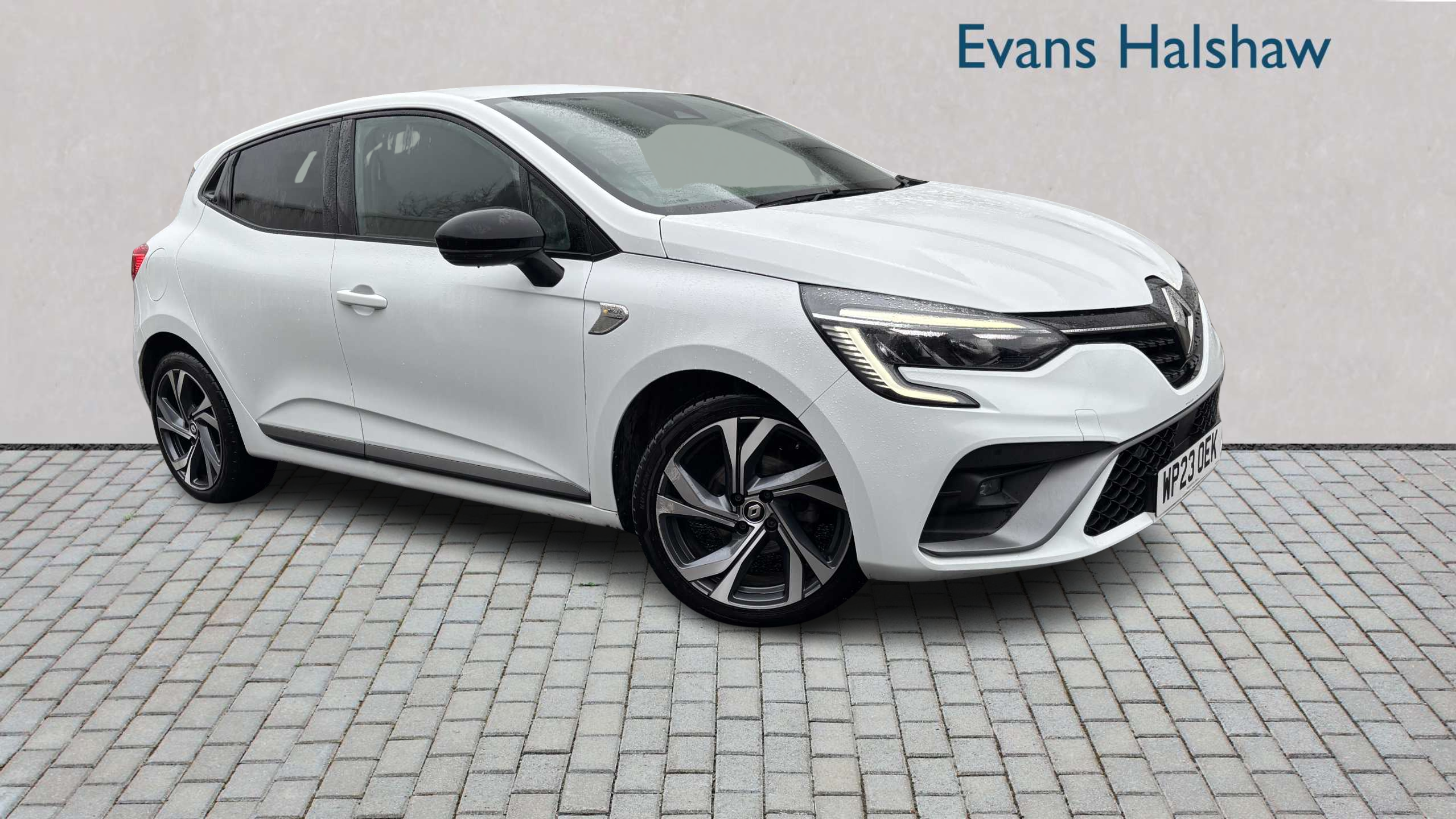 Main listing image - Renault Clio