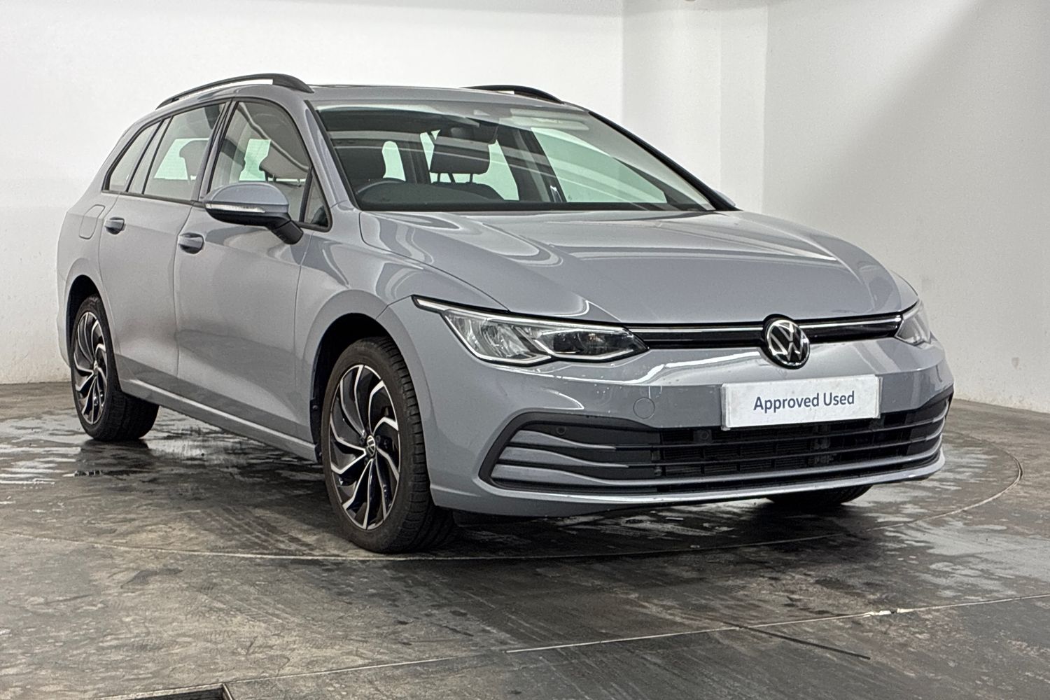 Main listing image - Volkswagen Golf Estate