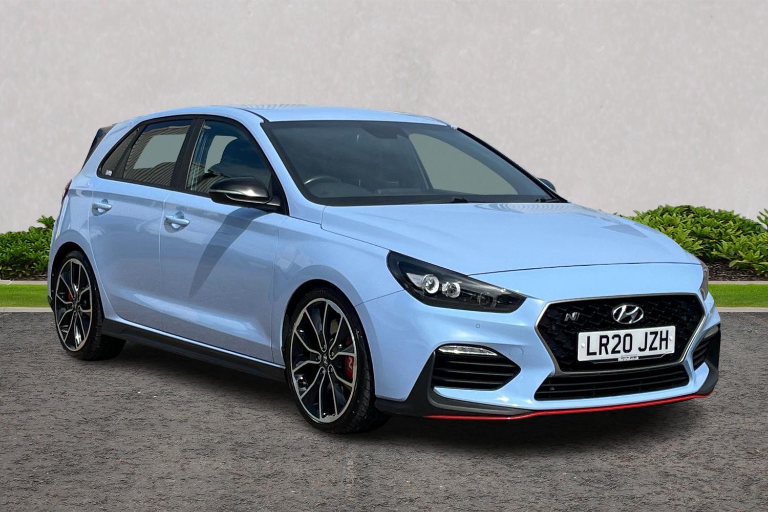 Main listing image - Hyundai i30 Fastback